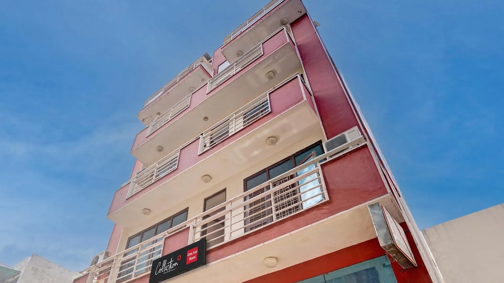 Super Hotel O Om Sai Ram Guest House 구르가온
