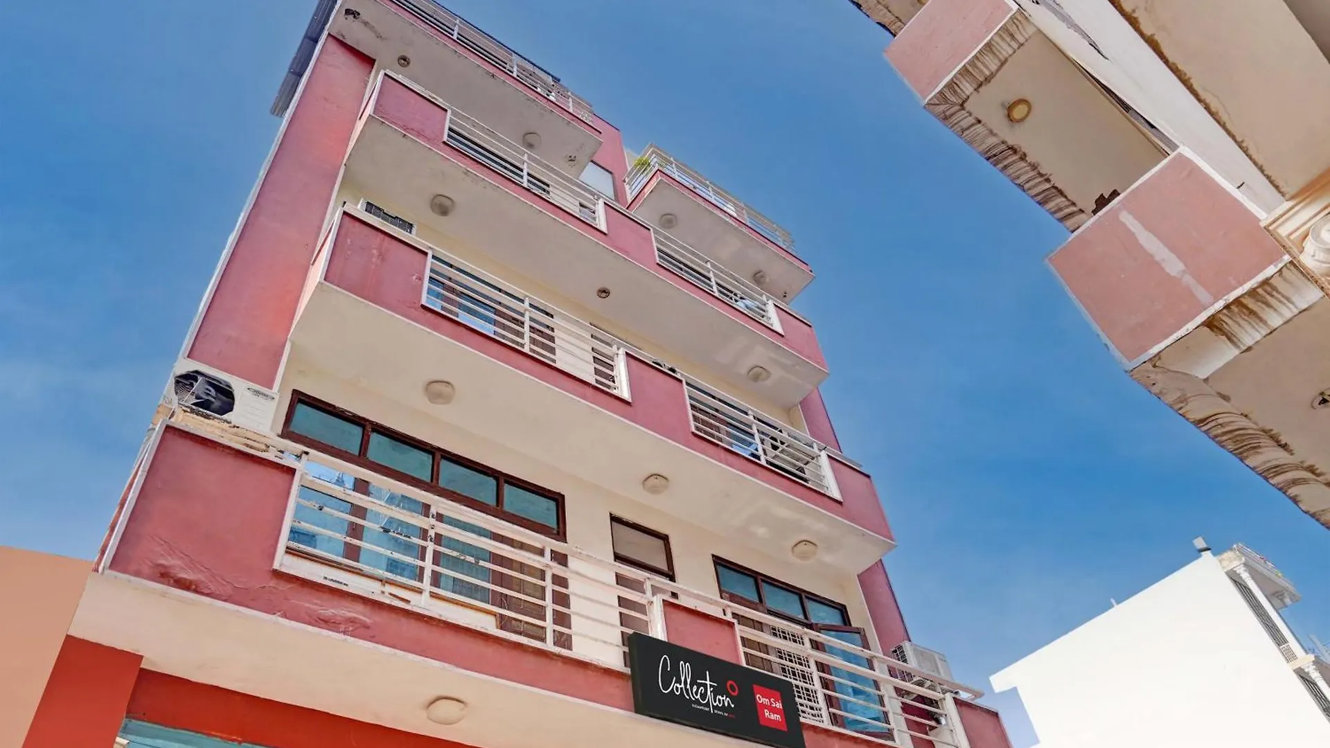 Super Hotel O Om Sai Ram Guest House 구르가온 4*,
